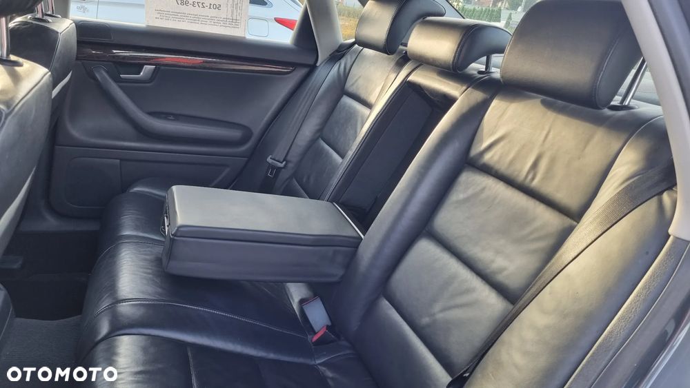 Audi A4 Limousine - 9