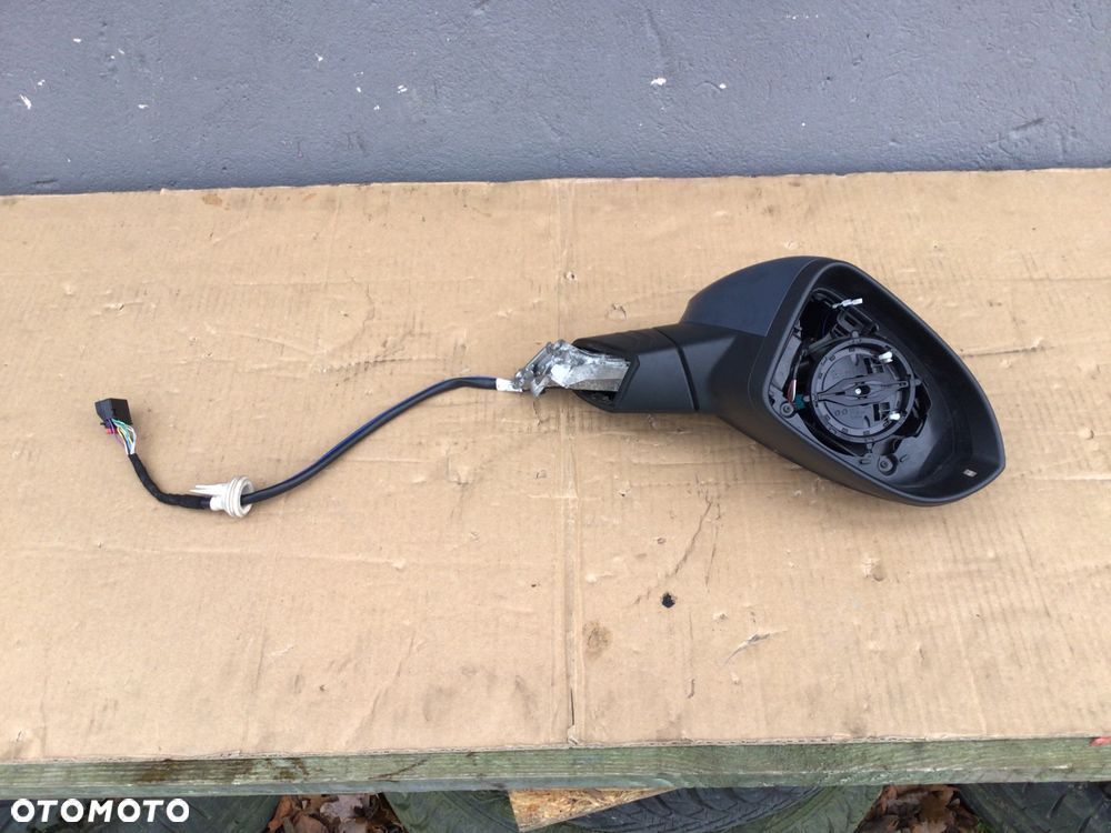 Lusterko prawe VW Golf Vlll 8 13 pin