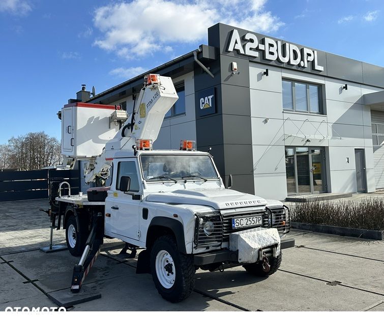 Land Rover Defender - 4