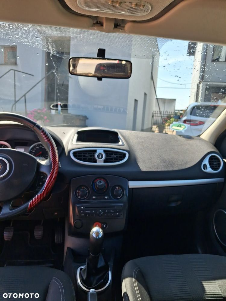 Renault Clio - 14