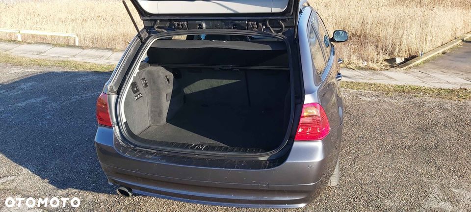 BMW Seria 3 318i - 5
