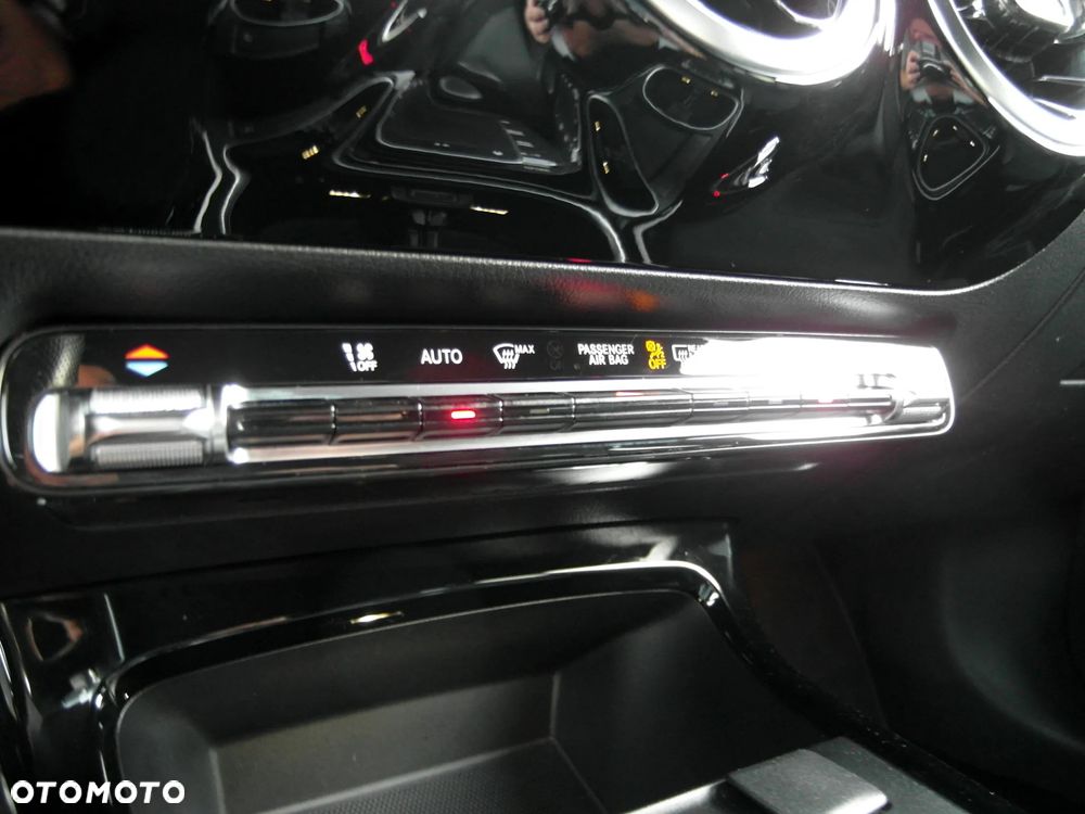 Mercedes-Benz CLA 220 d AMG Line 8G-DCT - 38