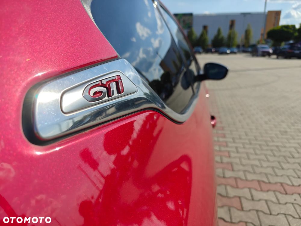 Peugeot 208 GTI 200 THP - 19