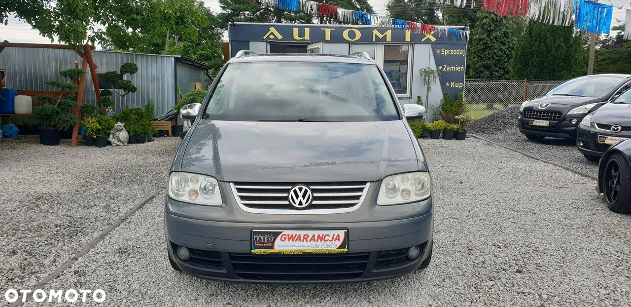 Volkswagen Touran - 11