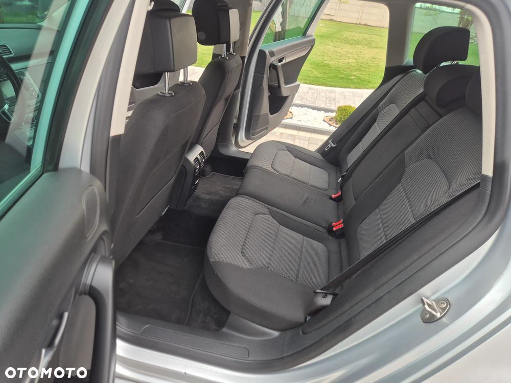 Volkswagen Passat 2.0 Blue TDI SCR Exclusive - 23