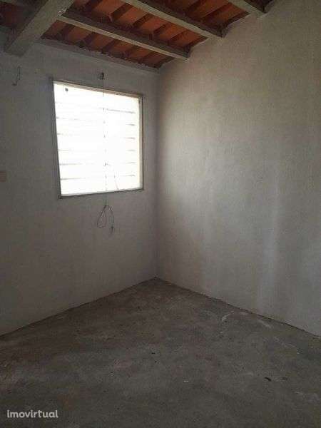 Espaço de Arrumos para Arrendar - Grande imagem: 3/4