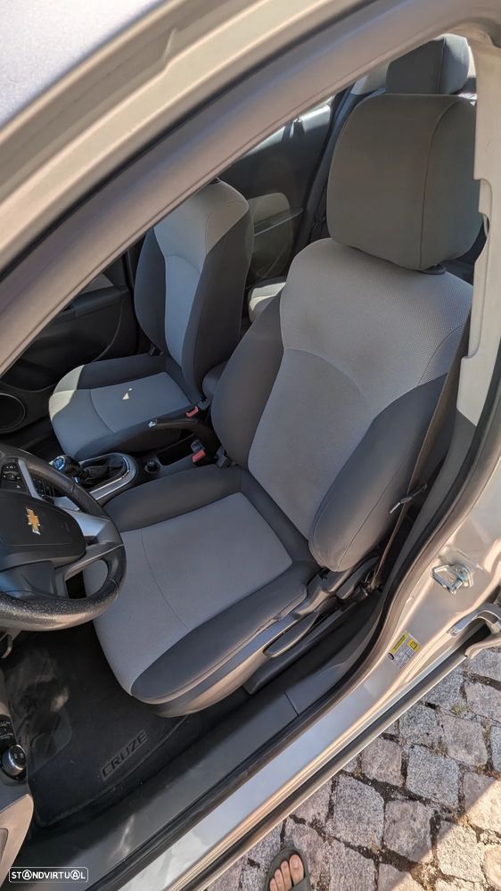 Chevrolet Cruze 1.6 LS - 20