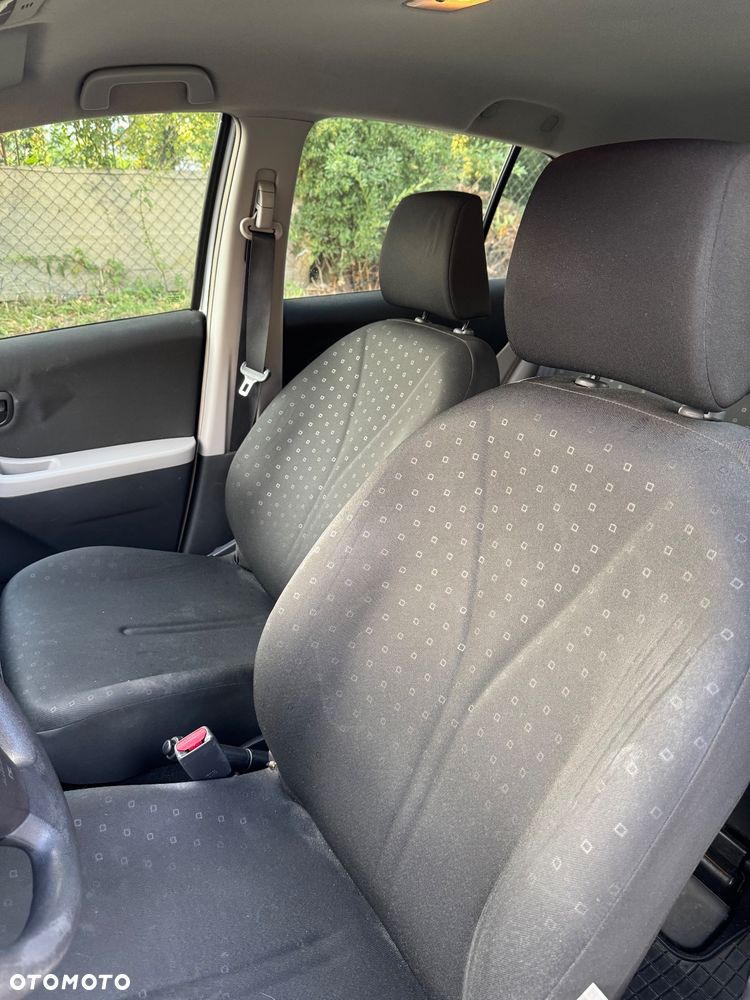 Toyota Yaris - 7