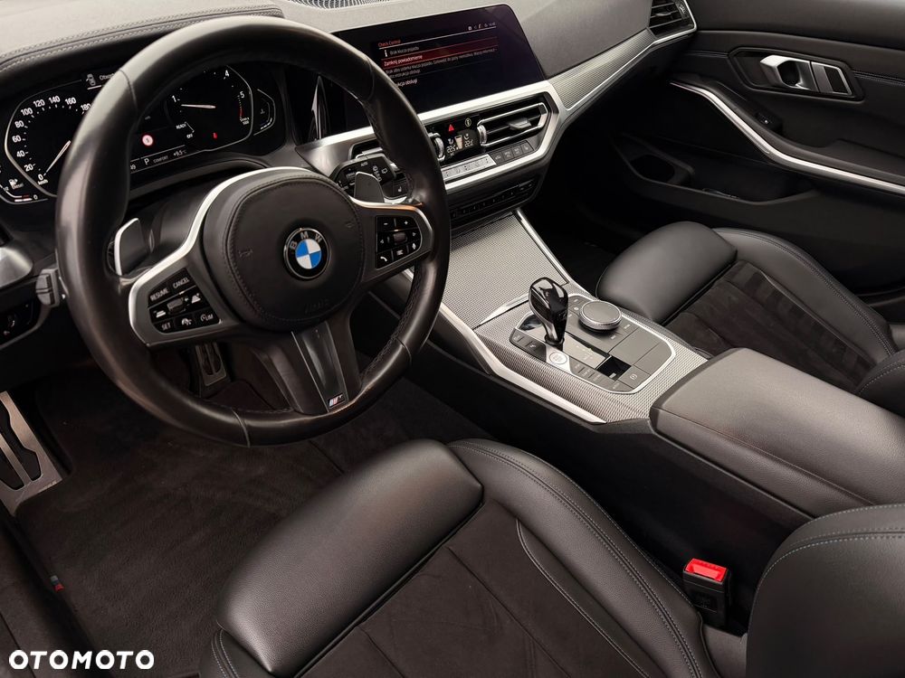 BMW Seria 3 320d M Sport - 12