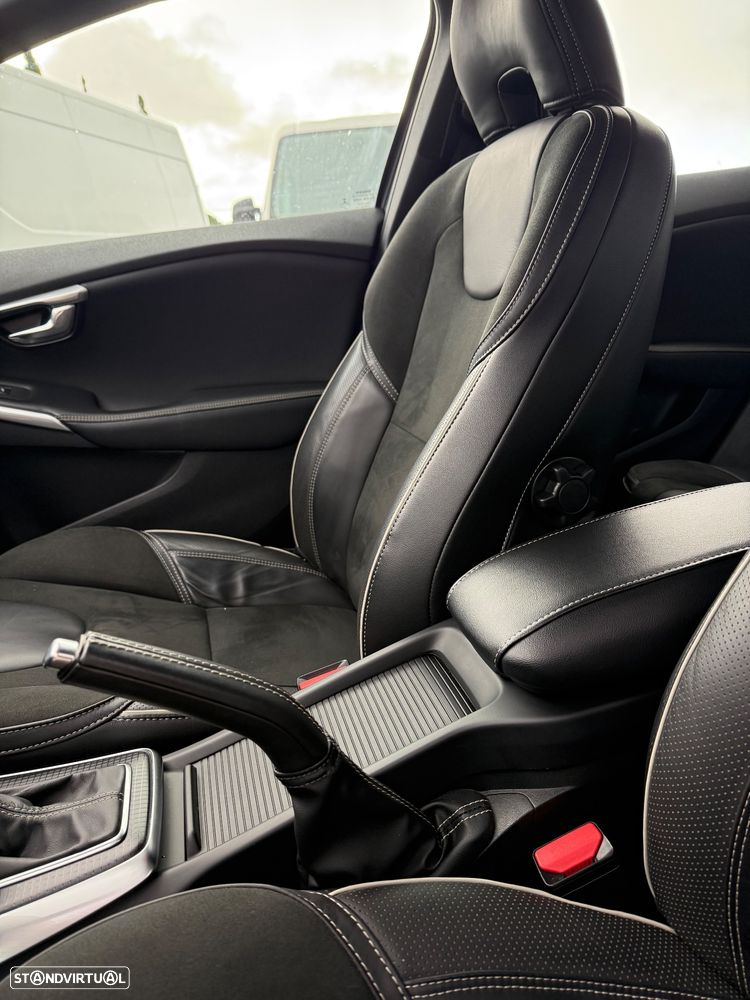 Volvo V40 1.5 T3 Sport Edition R Geartronic - 19