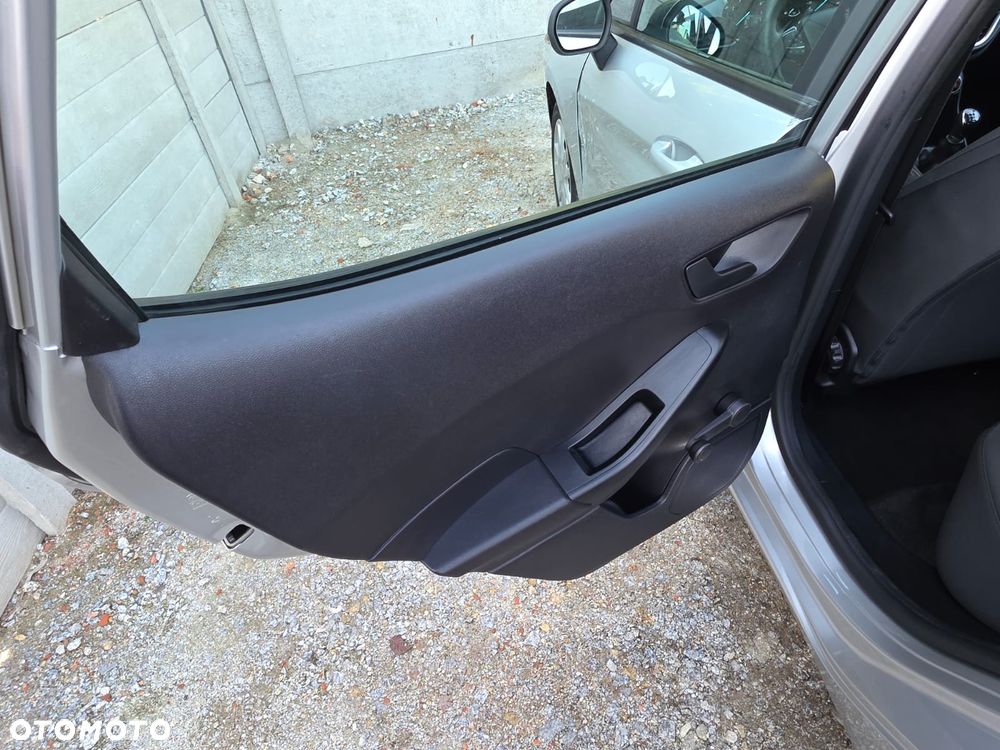 Ford Fiesta - 24