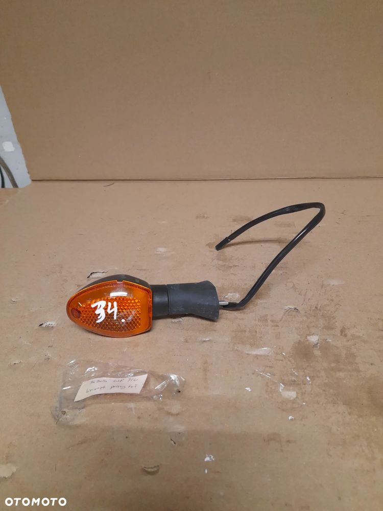 Suzuki GSR 750 Kierunkowskaz prawy tył - 1