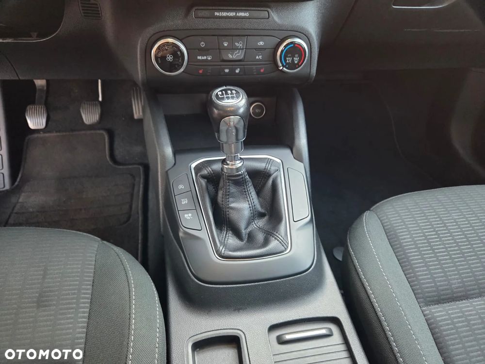 Ford Focus 1.5 EcoBlue Connected - 19