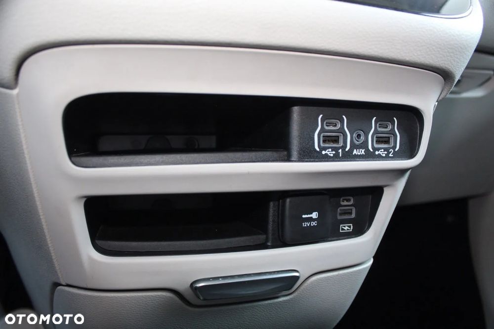 Chrysler Pacifica - 9