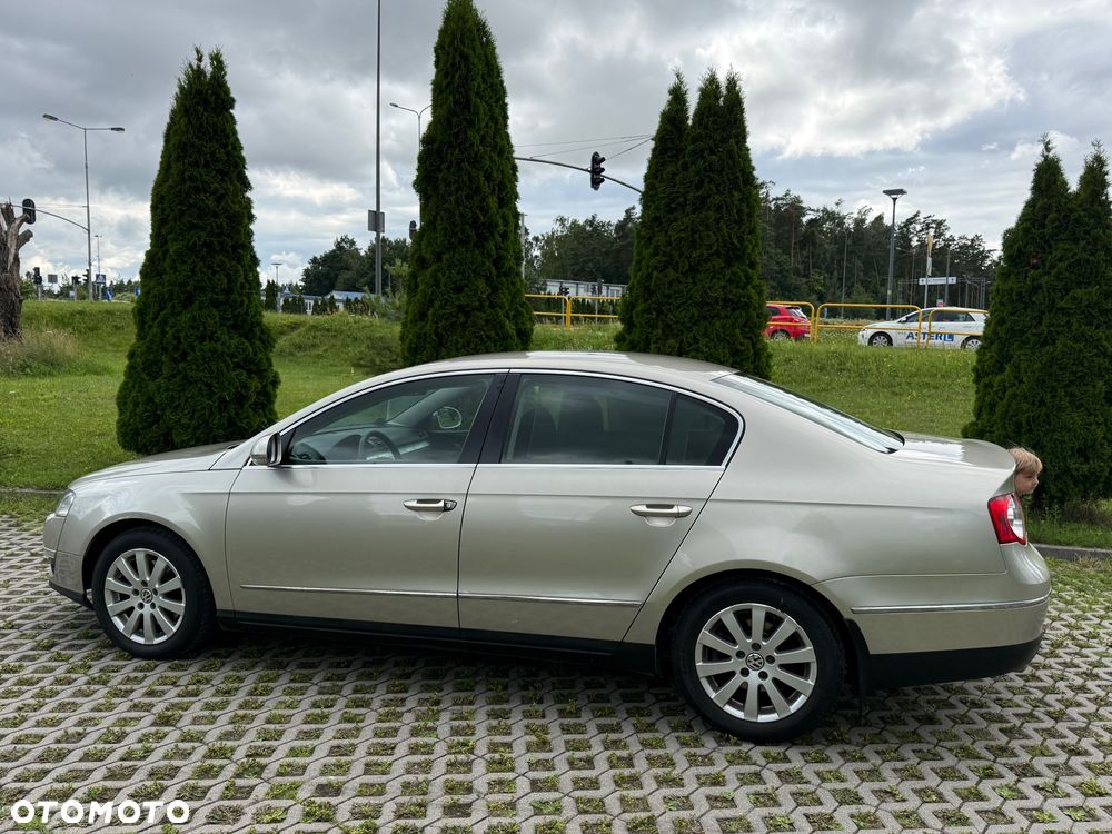 Volkswagen Passat 2.0 TDI DPF Trendline - 2