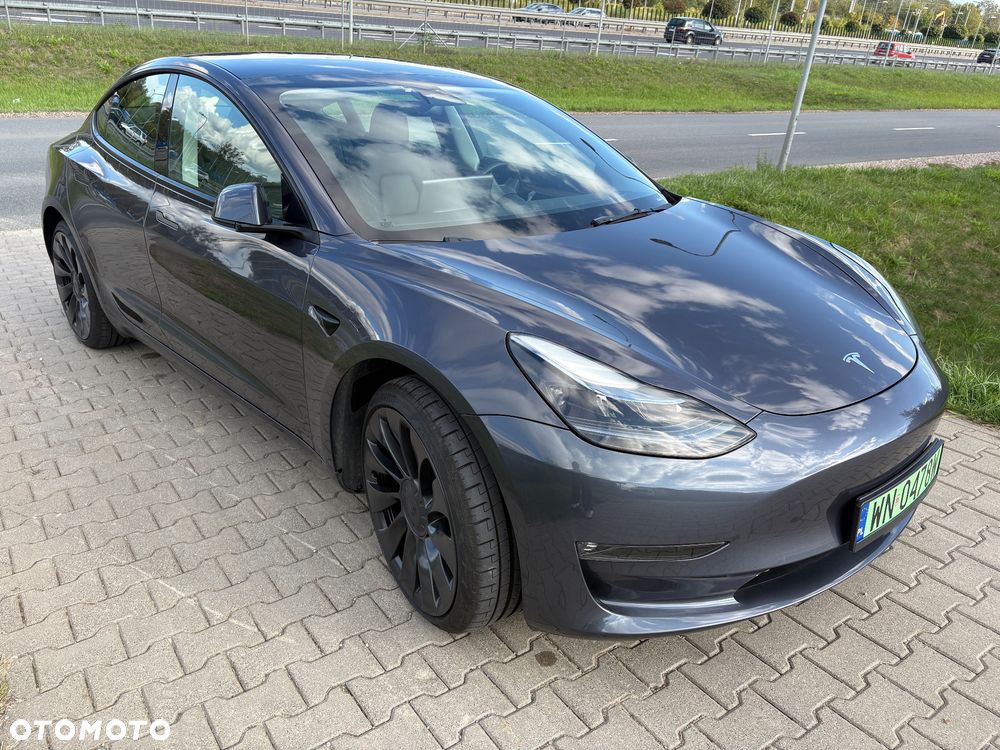 Tesla Model 3 - 4