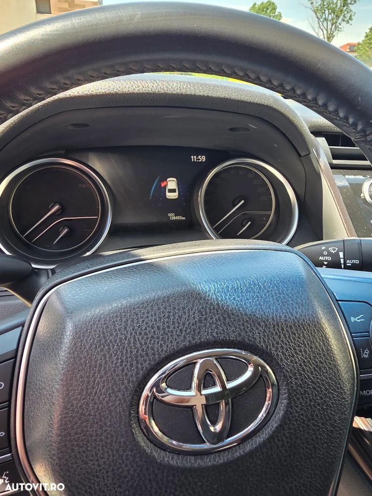 Toyota Camry 2.5 Exclusive - 10
