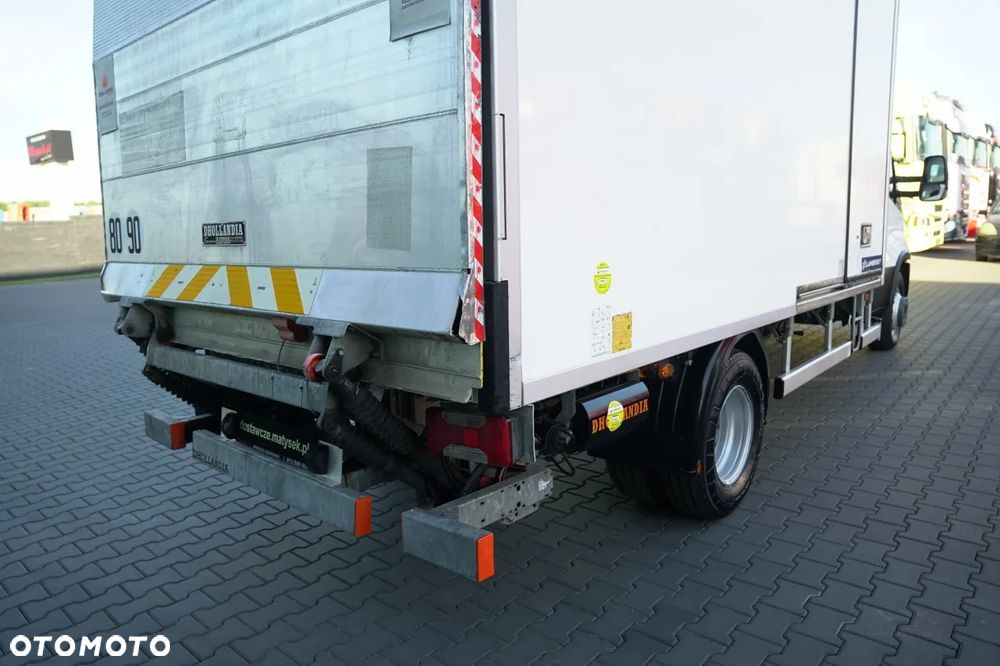 Iveco DAILY 70-150 / CHŁODNIA / AGREGAT THERMO KING V -300 MAX / BLIŹNIAK / WINDA DHOLLANDIA / AUTOMAT / 3 MIEJSCA - 14