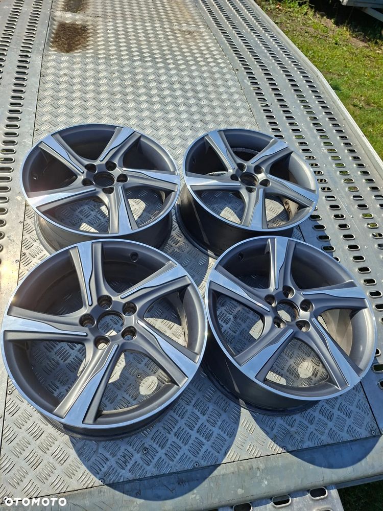 Volvo V40 II 12-19 Felgi aluminiowe 17" 5x108 komplet 31423521 - 1