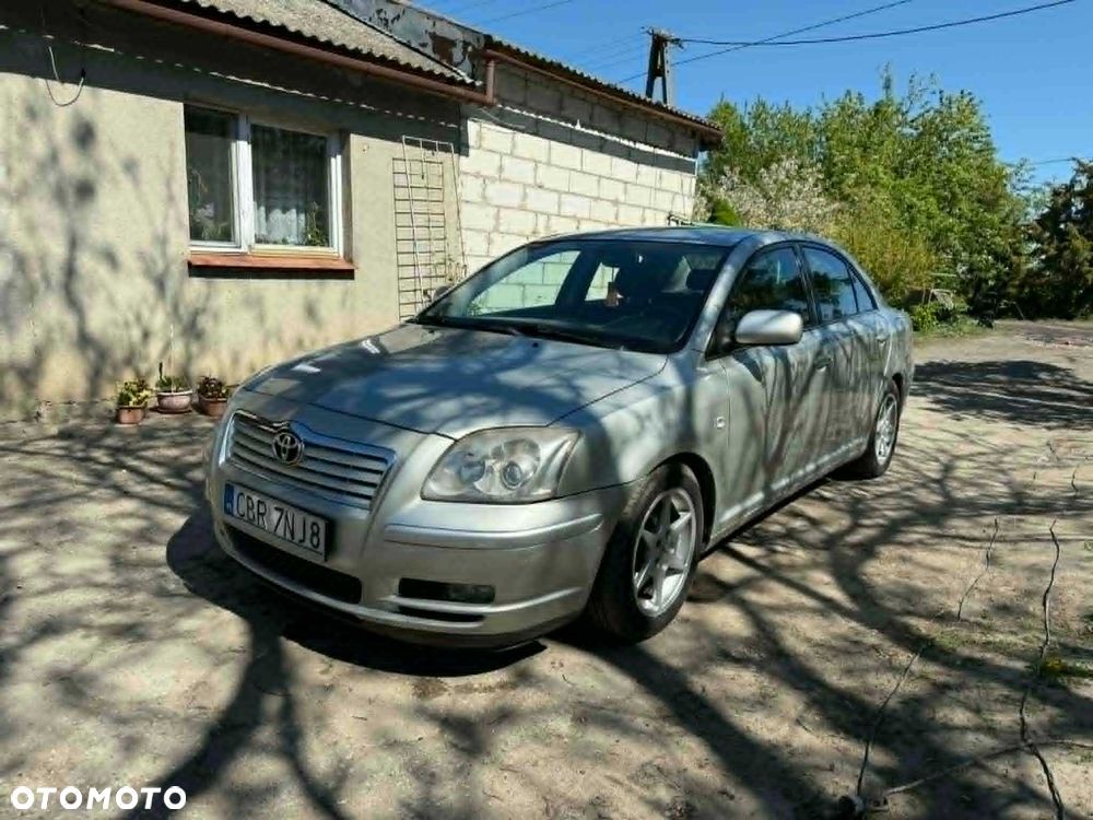 Toyota Avensis - 1
