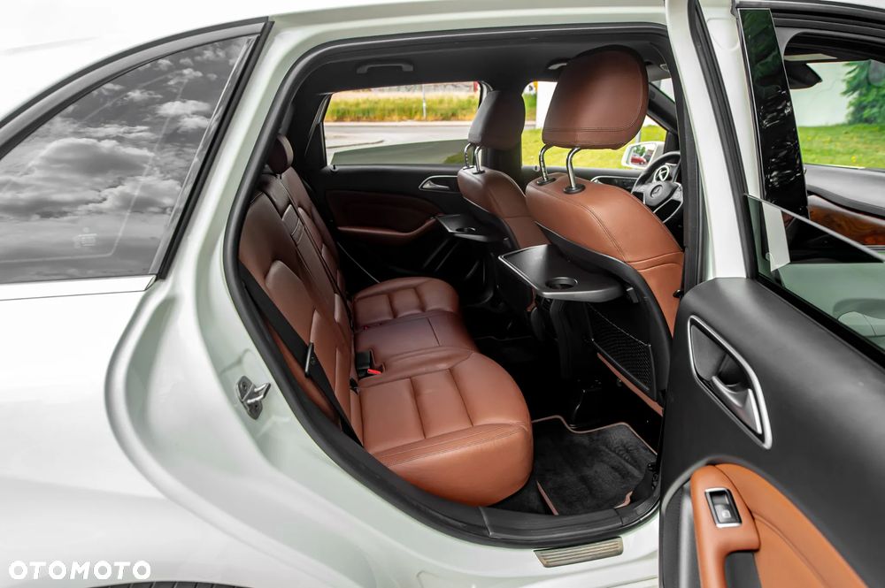 Mercedes-Benz Klasa B 200 7G-DCT AMG Line - 10