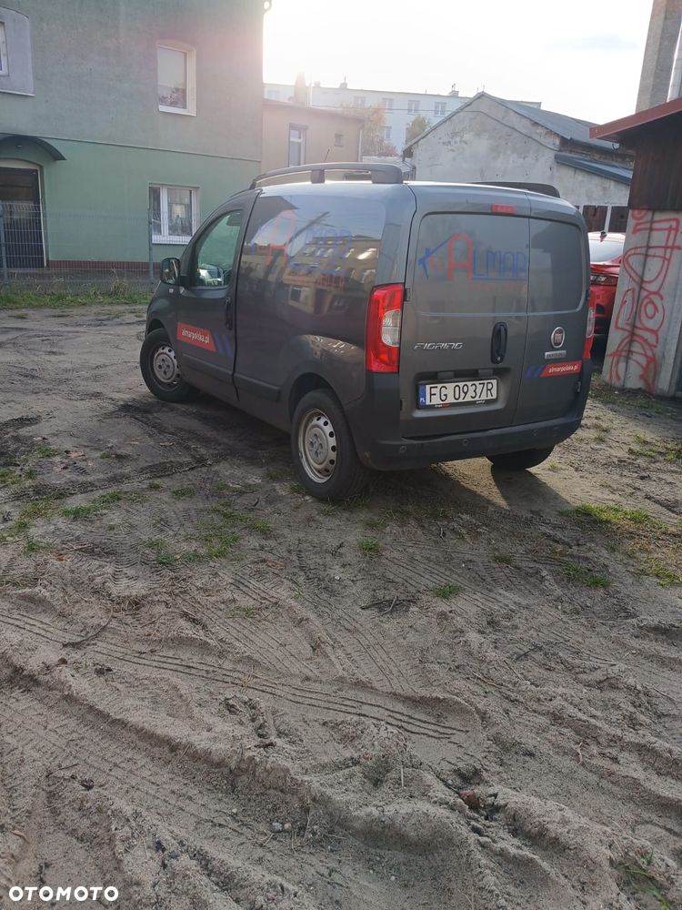 Fiat Fiorino Kombi Base - 2