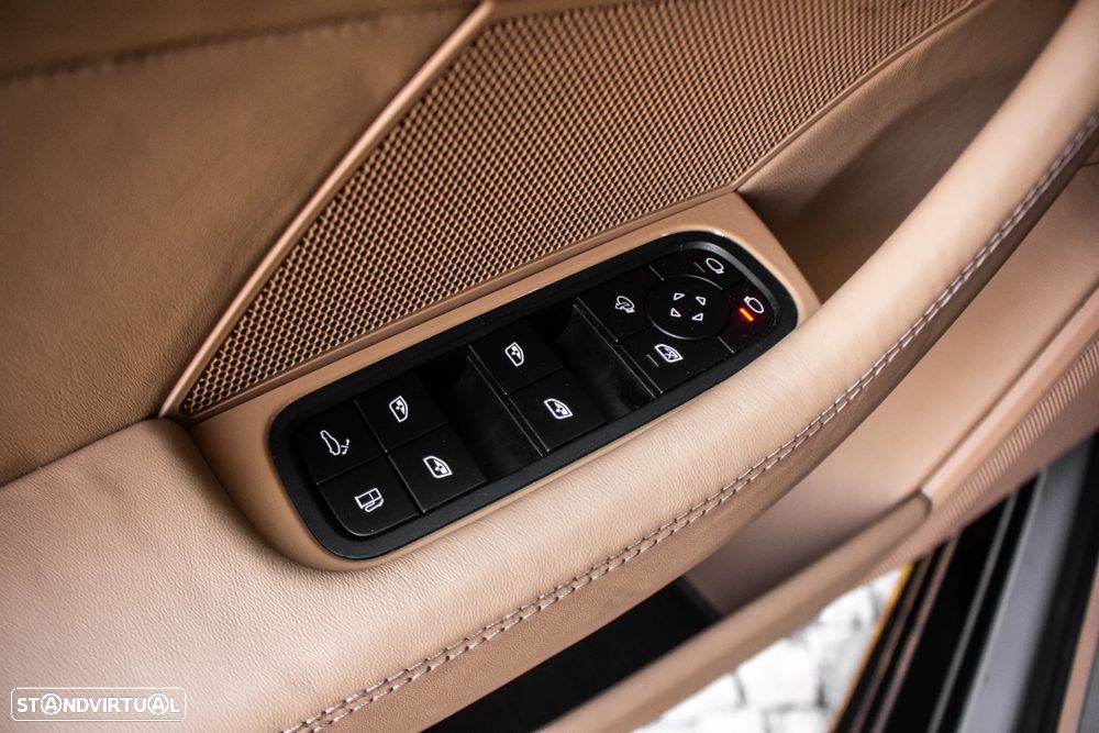 Porsche Panamera 4 E-Hybrid - 20