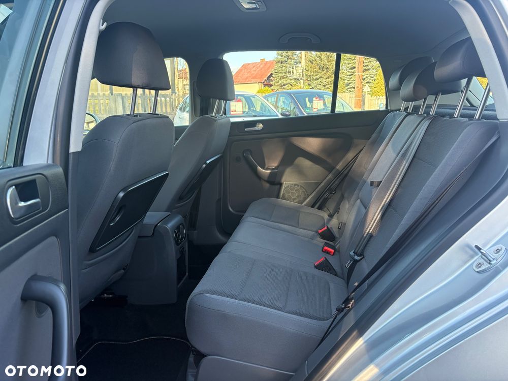 Volkswagen Golf - 24