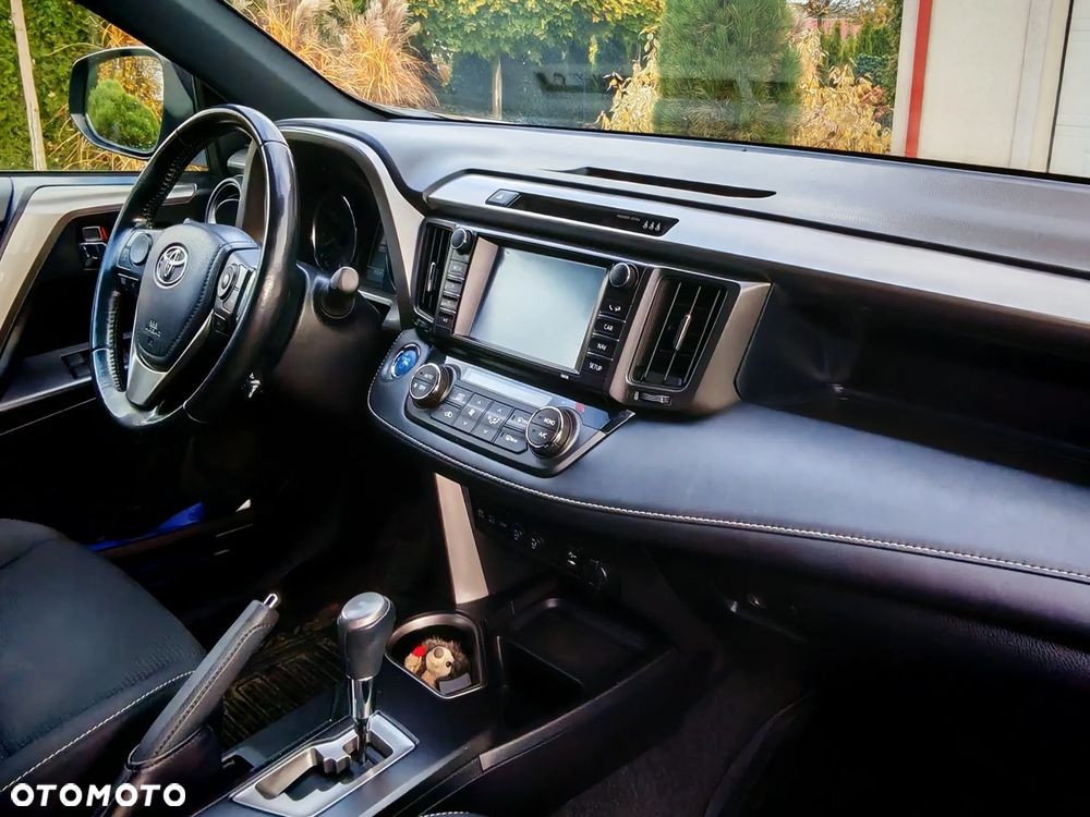 Toyota RAV4 - 11
