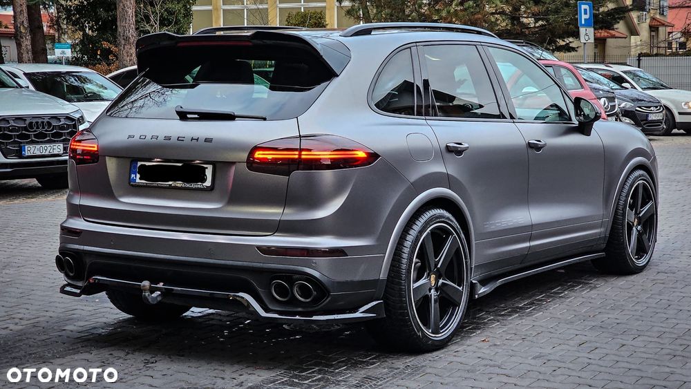 Porsche Cayenne - 4