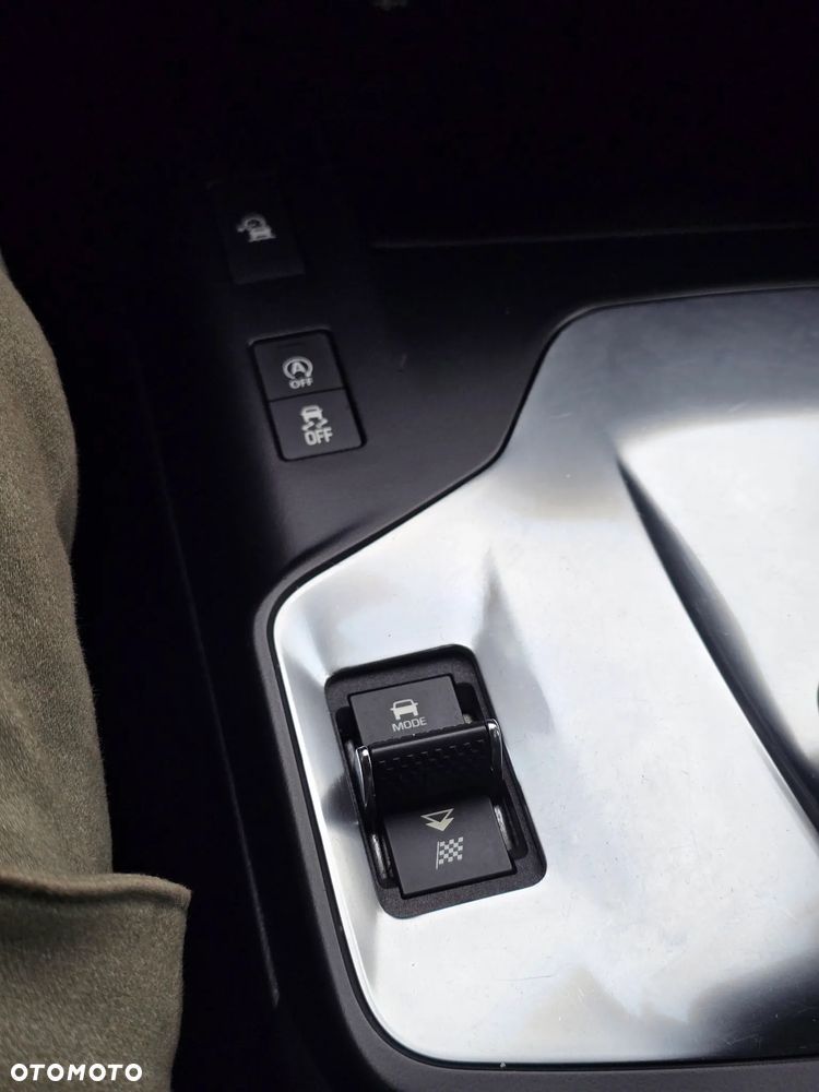 Jaguar E-Pace P250 AWD R-Dynamic - 26