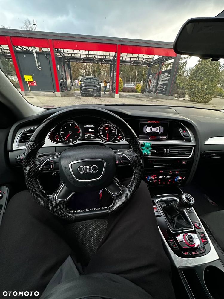 Audi A4 Limousine - 11