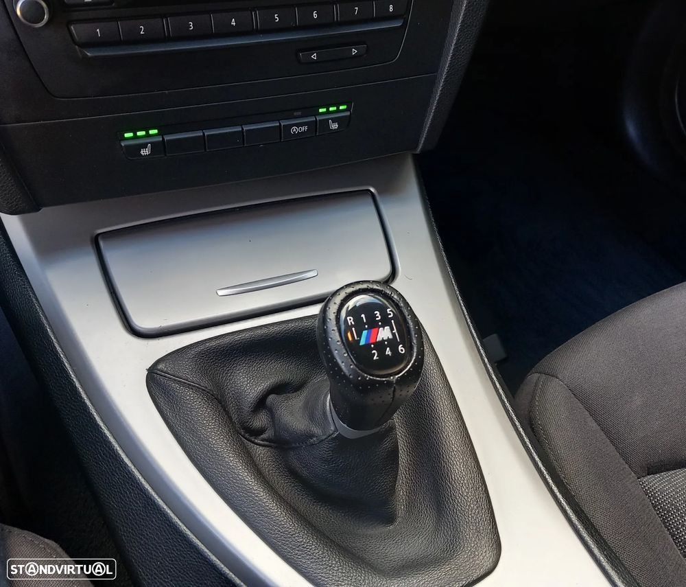 BMW 318 d Navigation Sport - 16