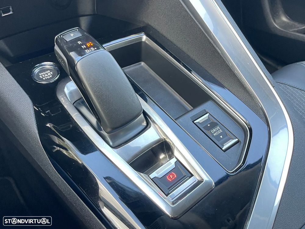 Peugeot 3008 225 e-EAT8 Allure Pack - 33