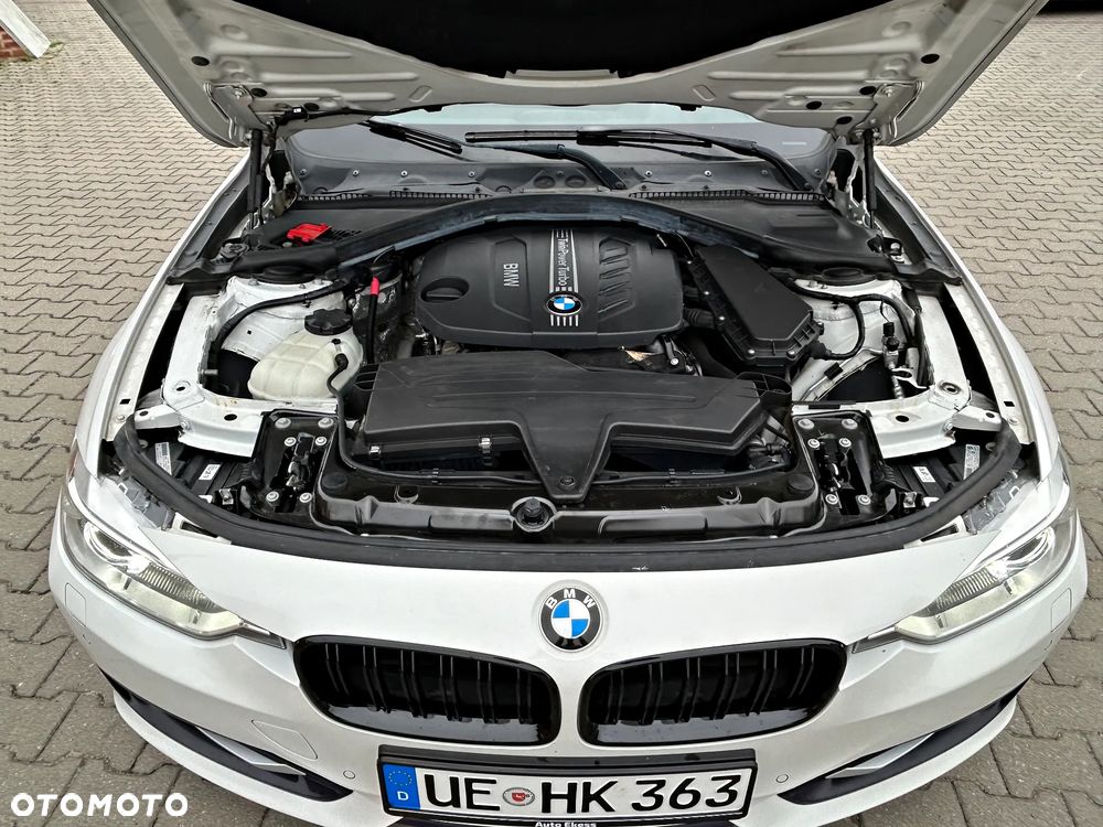 BMW Seria 3 320d Sport Line - 35
