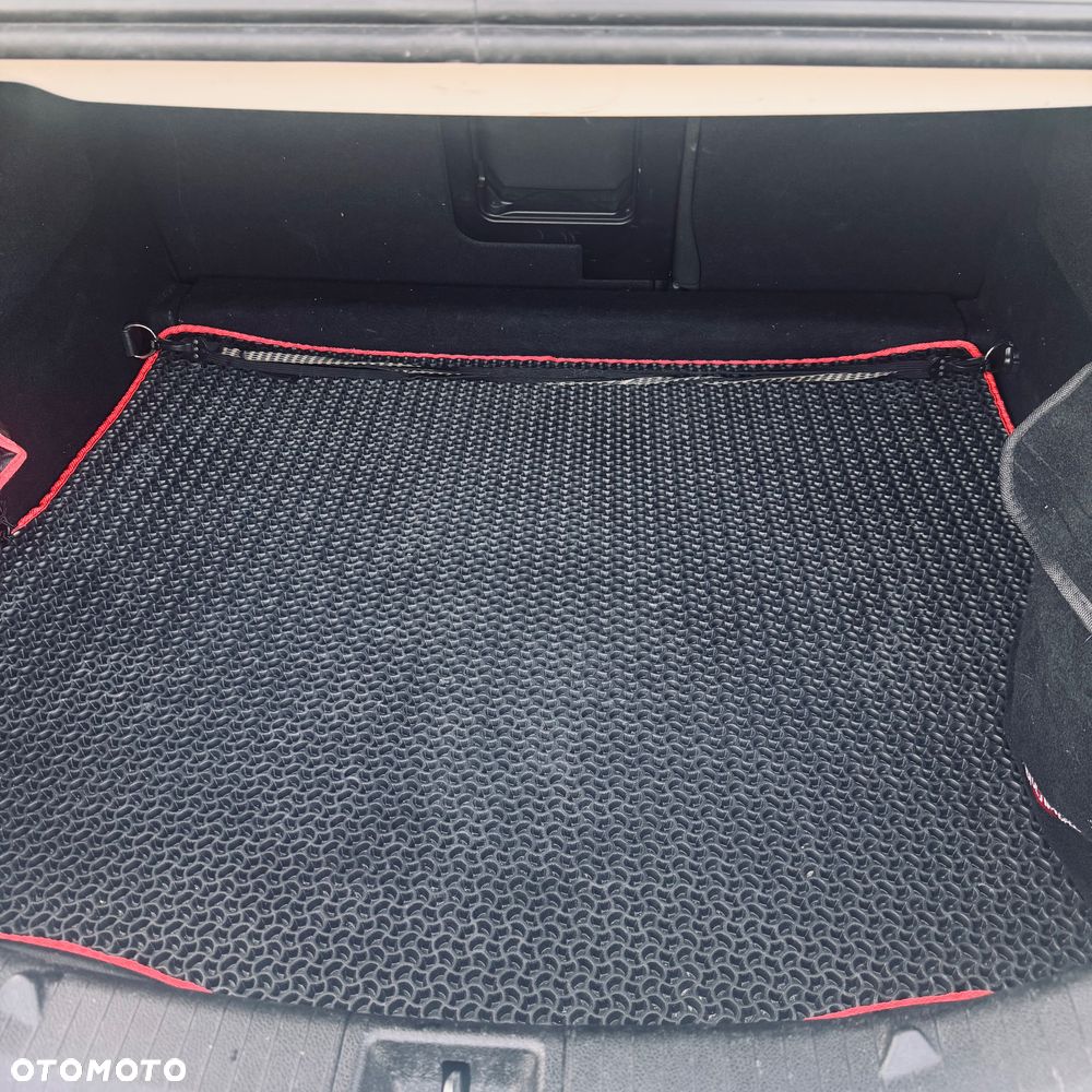 Mercedes-Benz CLA 250 4-Matic AMG Line - 11