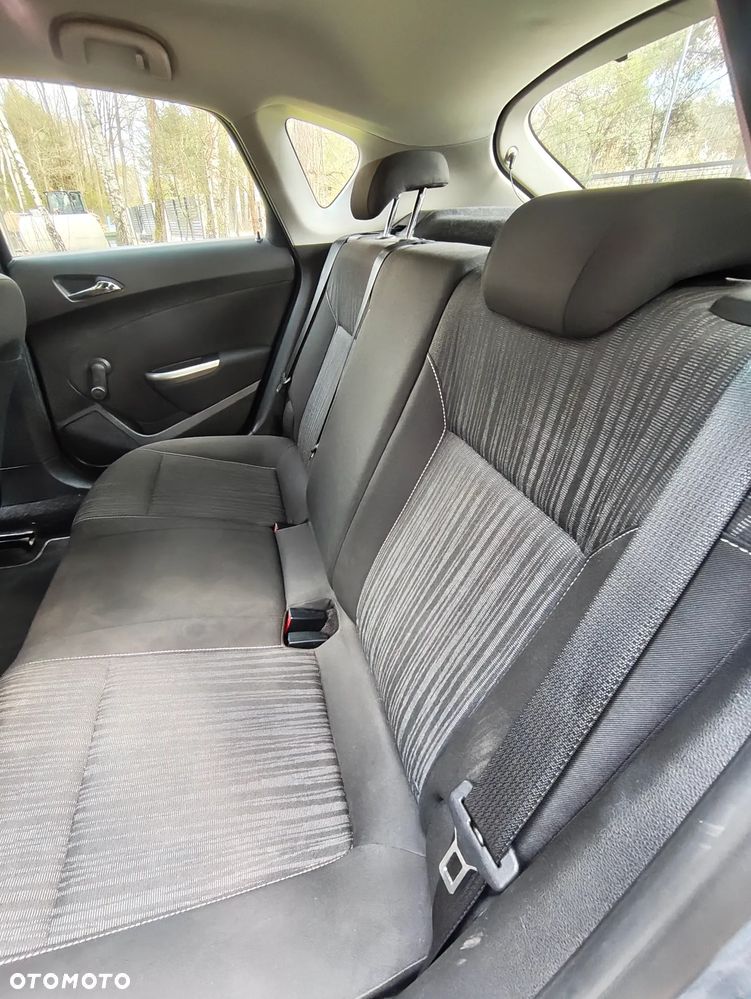 Opel Astra 1.4 Turbo Edition - 29