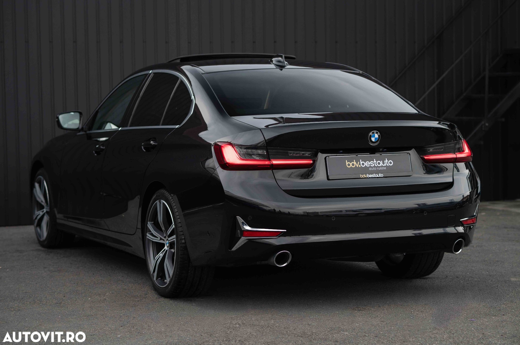 BMW Seria 3 320d xDrive Aut. Luxury Line - 32