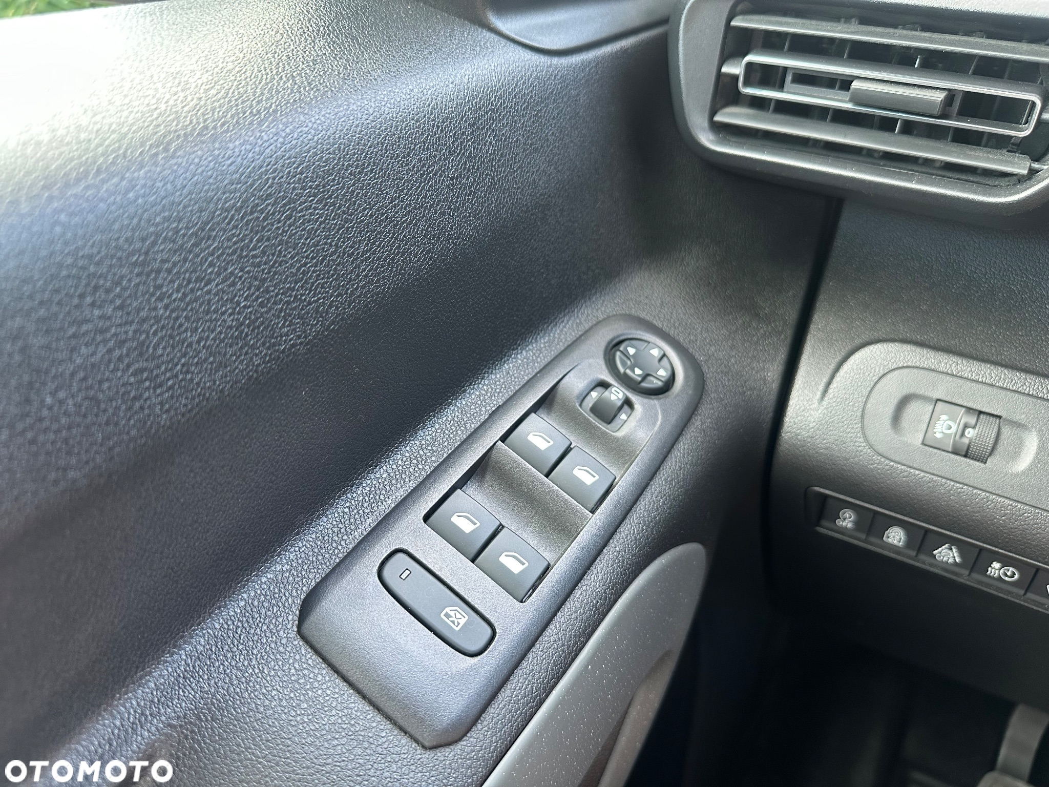 Citroën Berlingo XL 1.5 BlueHDI Shine S&S - 26