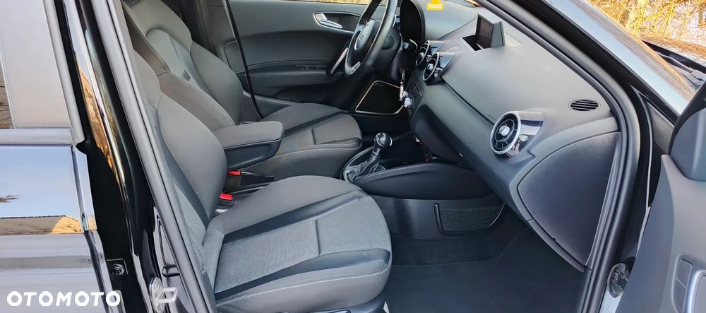 Audi A1 Sportback 1.4 TFSI S tronic S line Sportpaket - 29