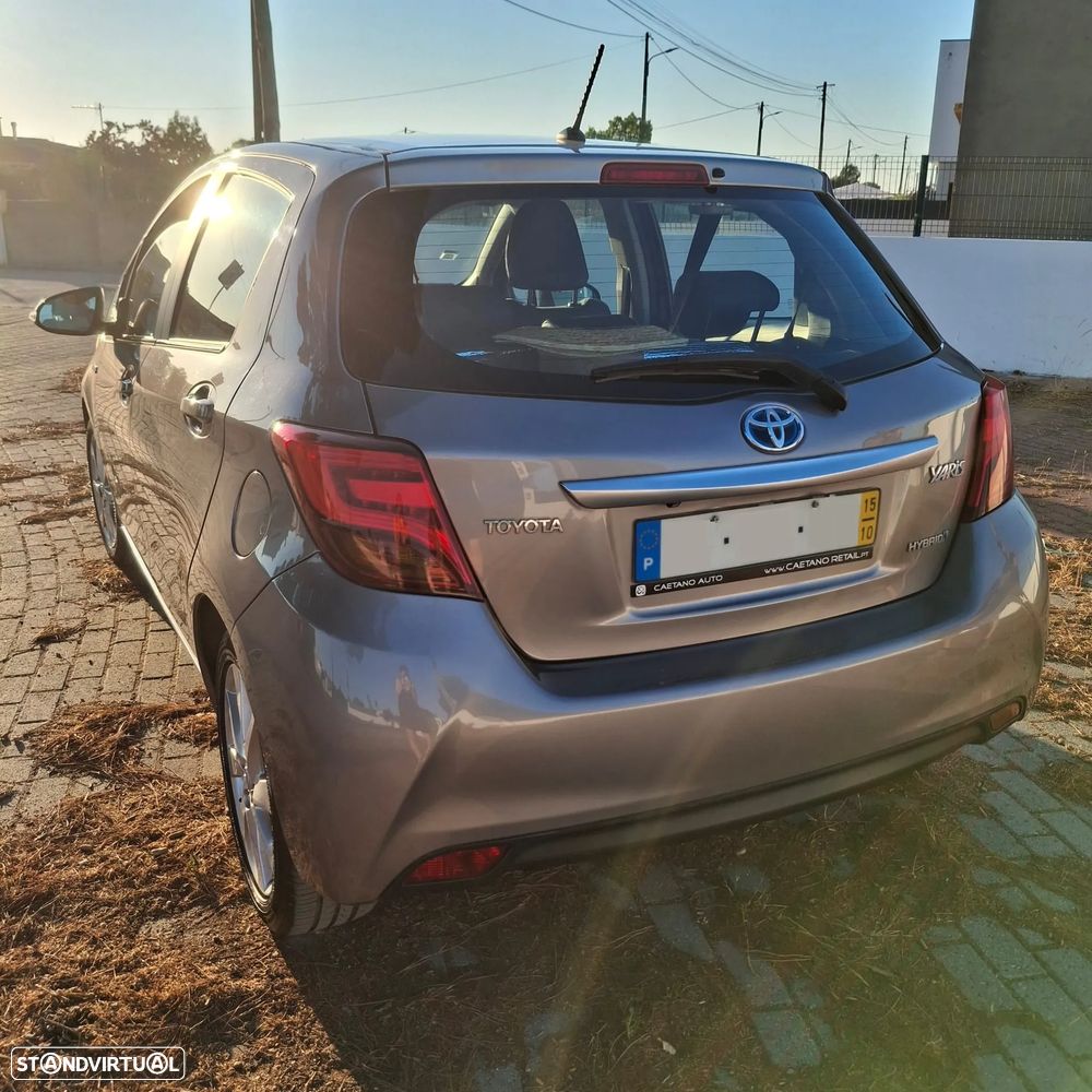 Toyota Yaris 1.5 HSD Comfort +P.Style+P.Techno - 4