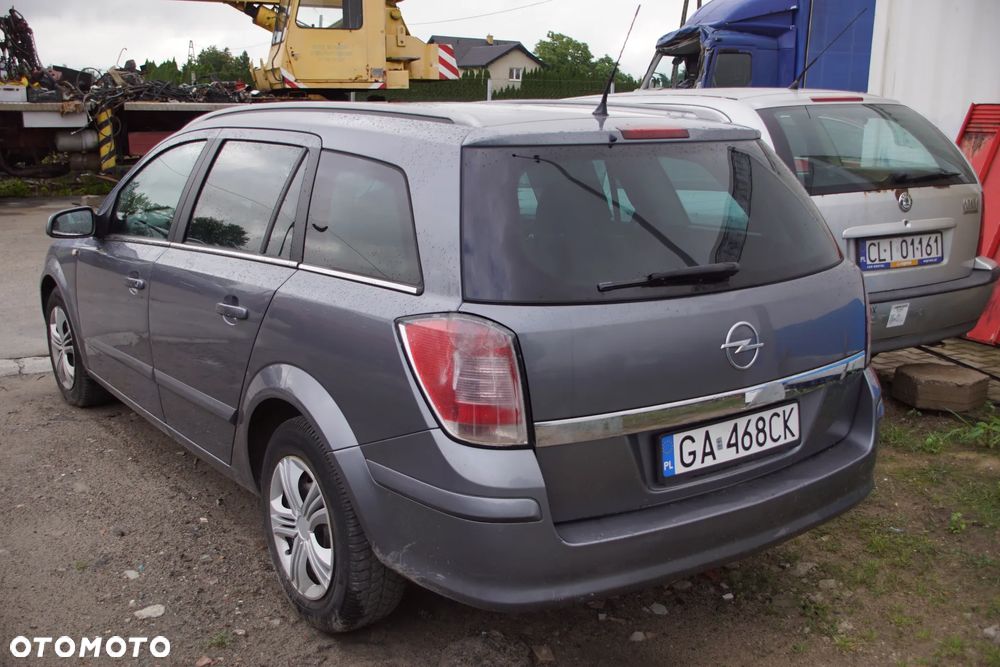 Auto na części - Opel Astra H III 1.7 CDTI 101 KM Z17DTH F23 Z155 2004R Silnik Skrzynia Drzwi Maska Błotnik Zderzak Klapa Lampa Lusterko Klamka Szyba Deska Kokpit Sterownik Moduł Czujnik Licznik Wyświetlacz Panel Kierownica - 4