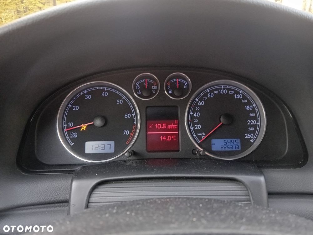 Volkswagen Passat - 5