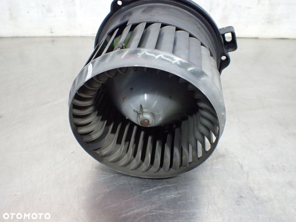 WENTYLATOR NAWIEWU MITSUBISHI COLT VI Z30 MF016070-0701 64304350 - 2