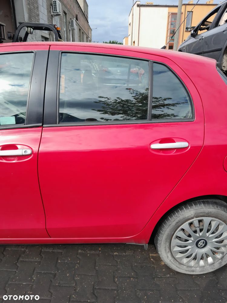 Drzwi tylne lewe TOYOTA Yaris II lift 09-11r. 3P0 - 1