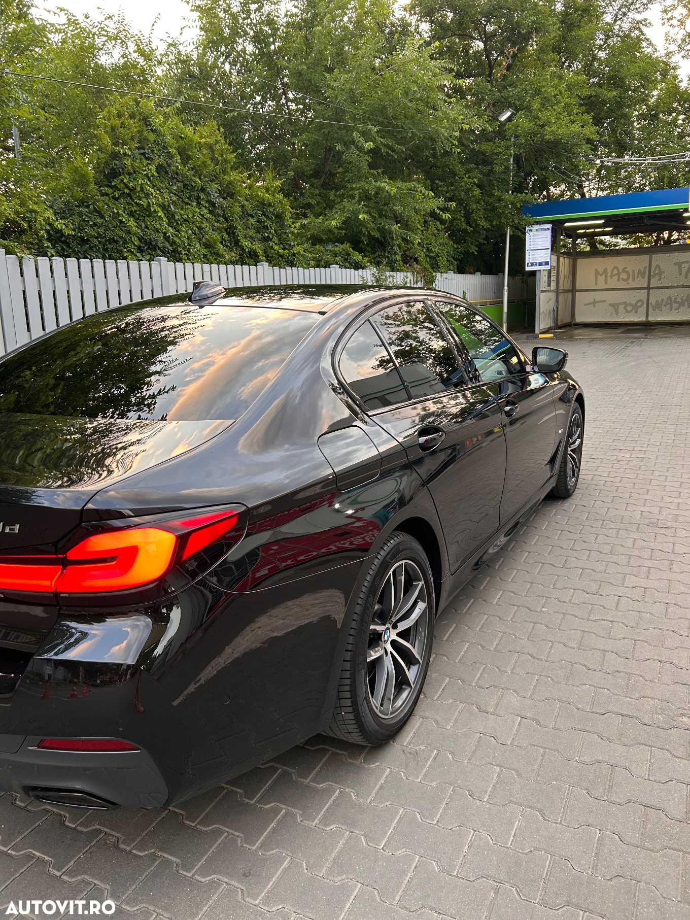 BMW Seria 5 530d xDrive AT MHEV - 6