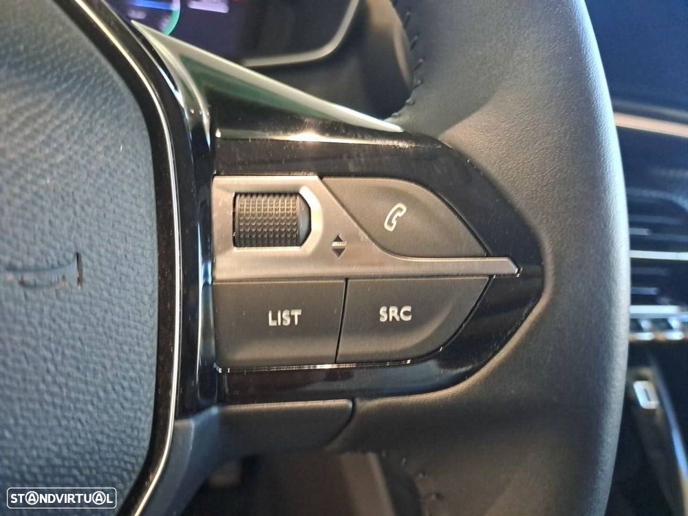 Peugeot 208 - 17