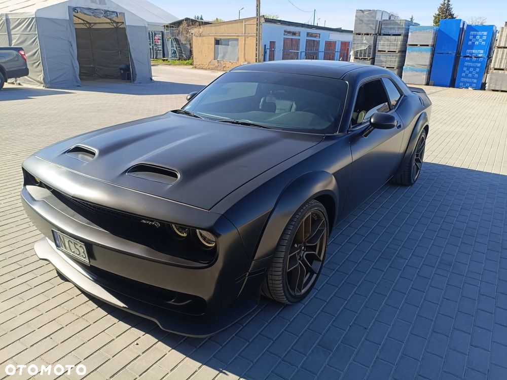 Dodge Challenger - 32