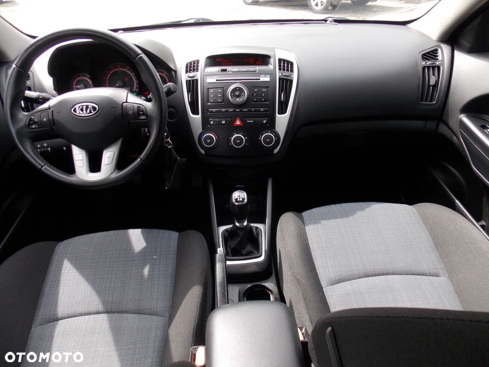Kia Ceed 1.4 CVVT ISG Spirit - 25
