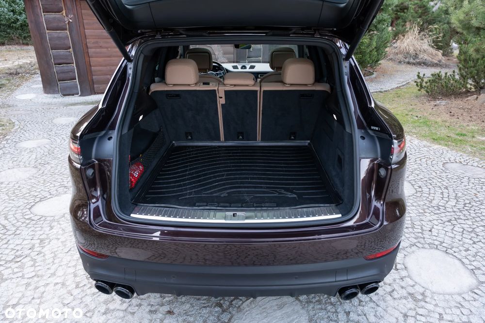 Porsche Cayenne Standard - 20